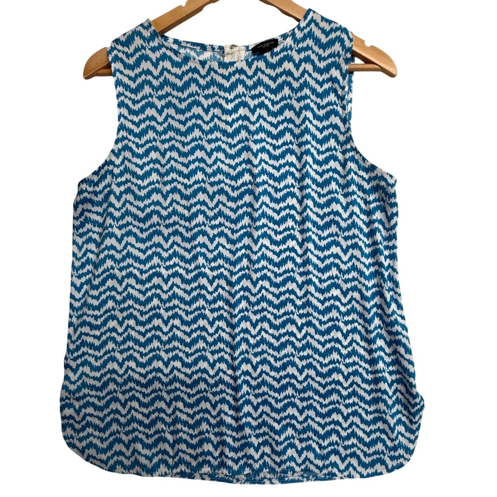 Ann Taylor Blue White Chevron Print Sleeveless Blouse Zip Back Women's Size 10